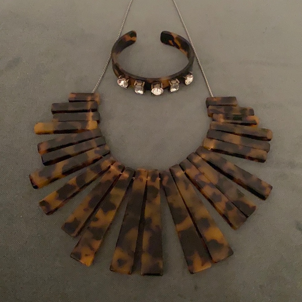 Statement necklace with cuff bracelet